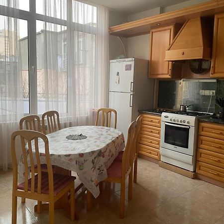 Bright And Modern 4Br Apartment - Center Of Ереван Екстериор снимка