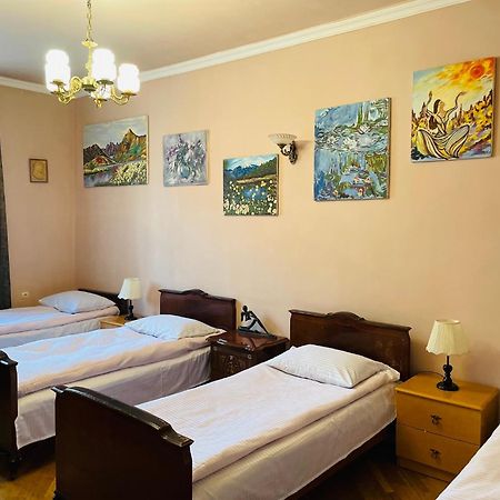 Bright And Modern 4Br Apartment - Center Of Ереван Екстериор снимка