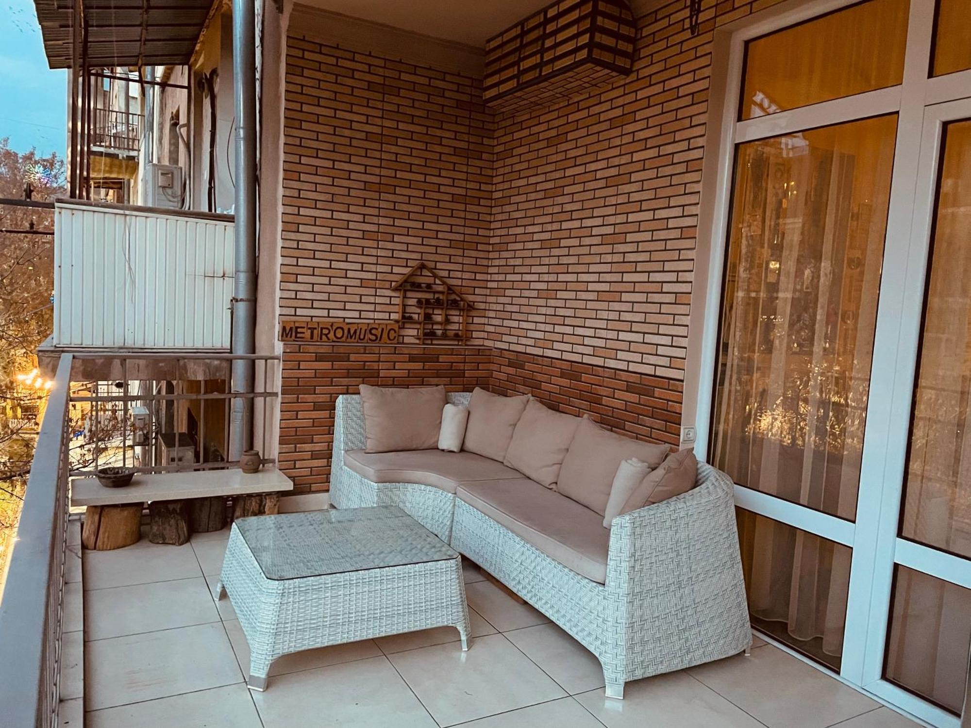 Bright And Modern 4Br Apartment - Center Of Ереван Екстериор снимка