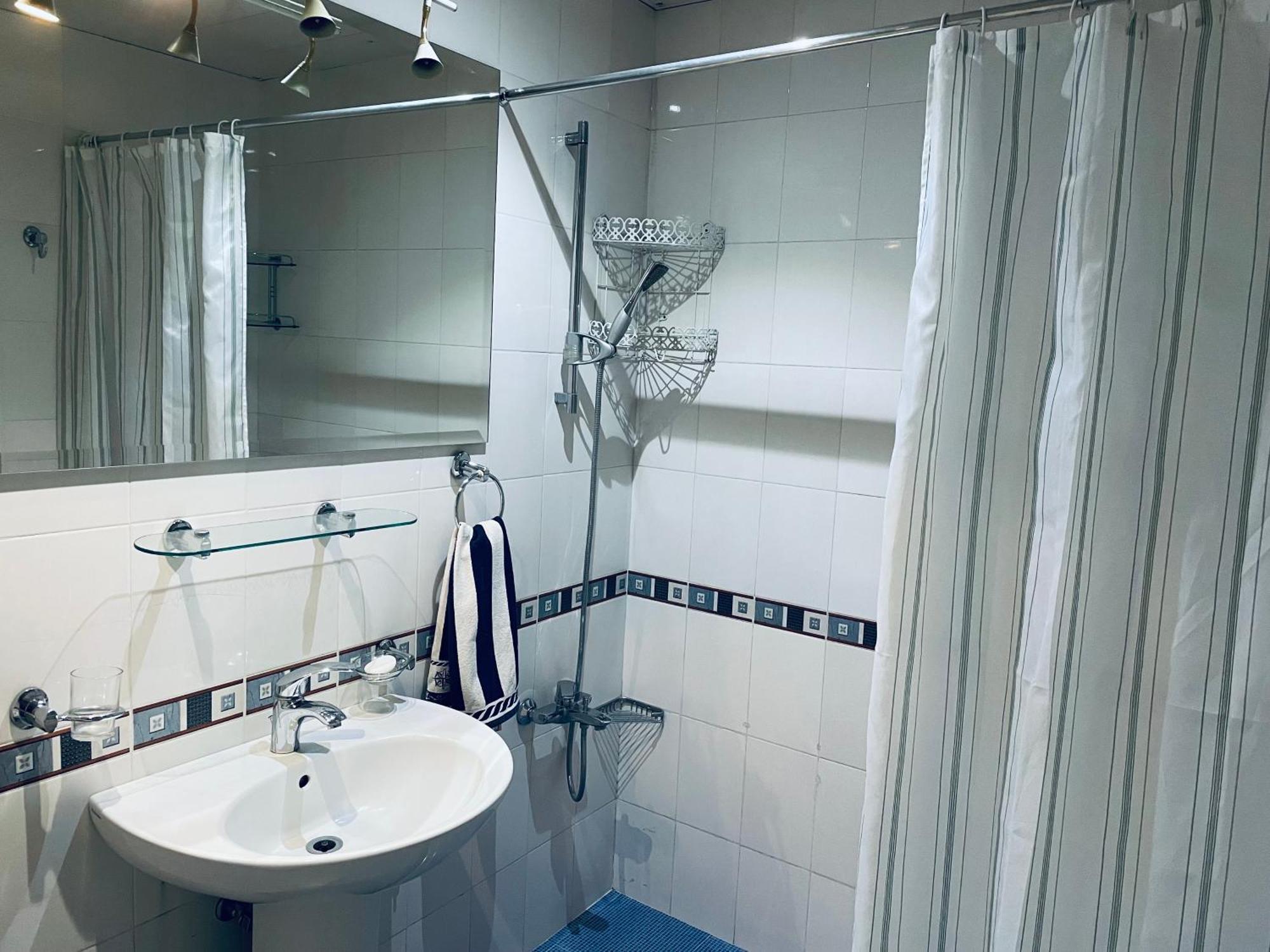 Bright And Modern 4Br Apartment - Center Of Ереван Екстериор снимка