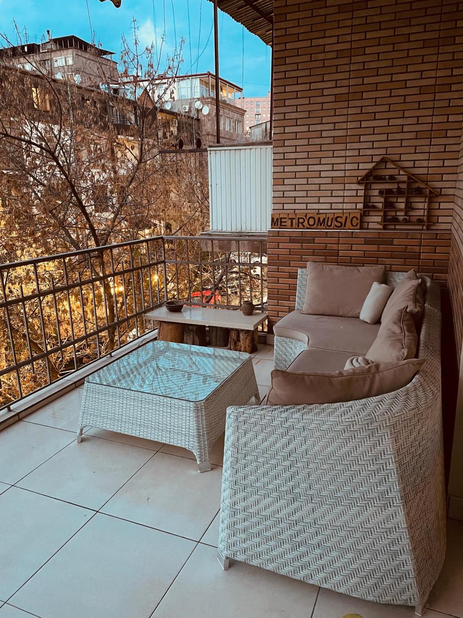 Bright And Modern 4Br Apartment - Center Of Ереван Екстериор снимка