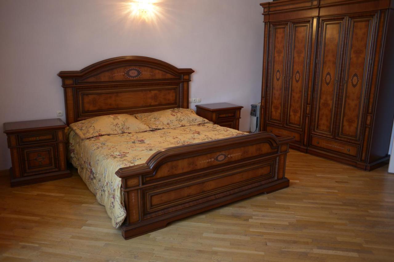 Bright And Modern 4Br Apartment - Center Of Ереван Екстериор снимка