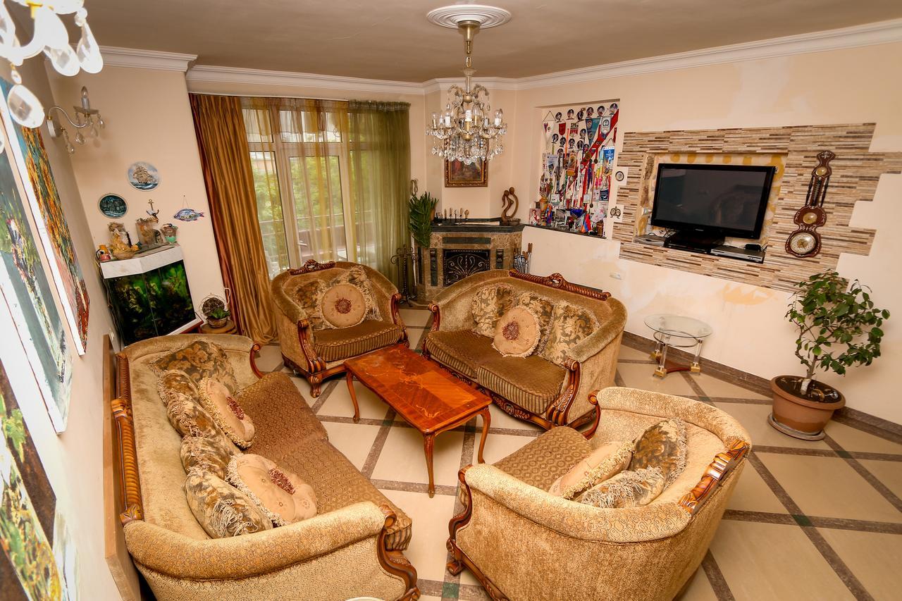 Bright And Modern 4Br Apartment - Center Of Ереван Екстериор снимка